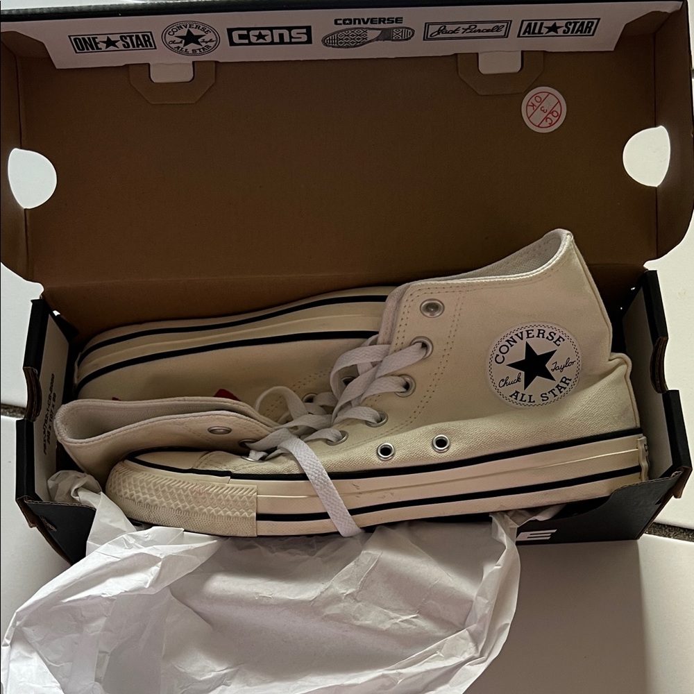 Converse Cream High Tops with red embroidered hearts - Picture 5 of 9